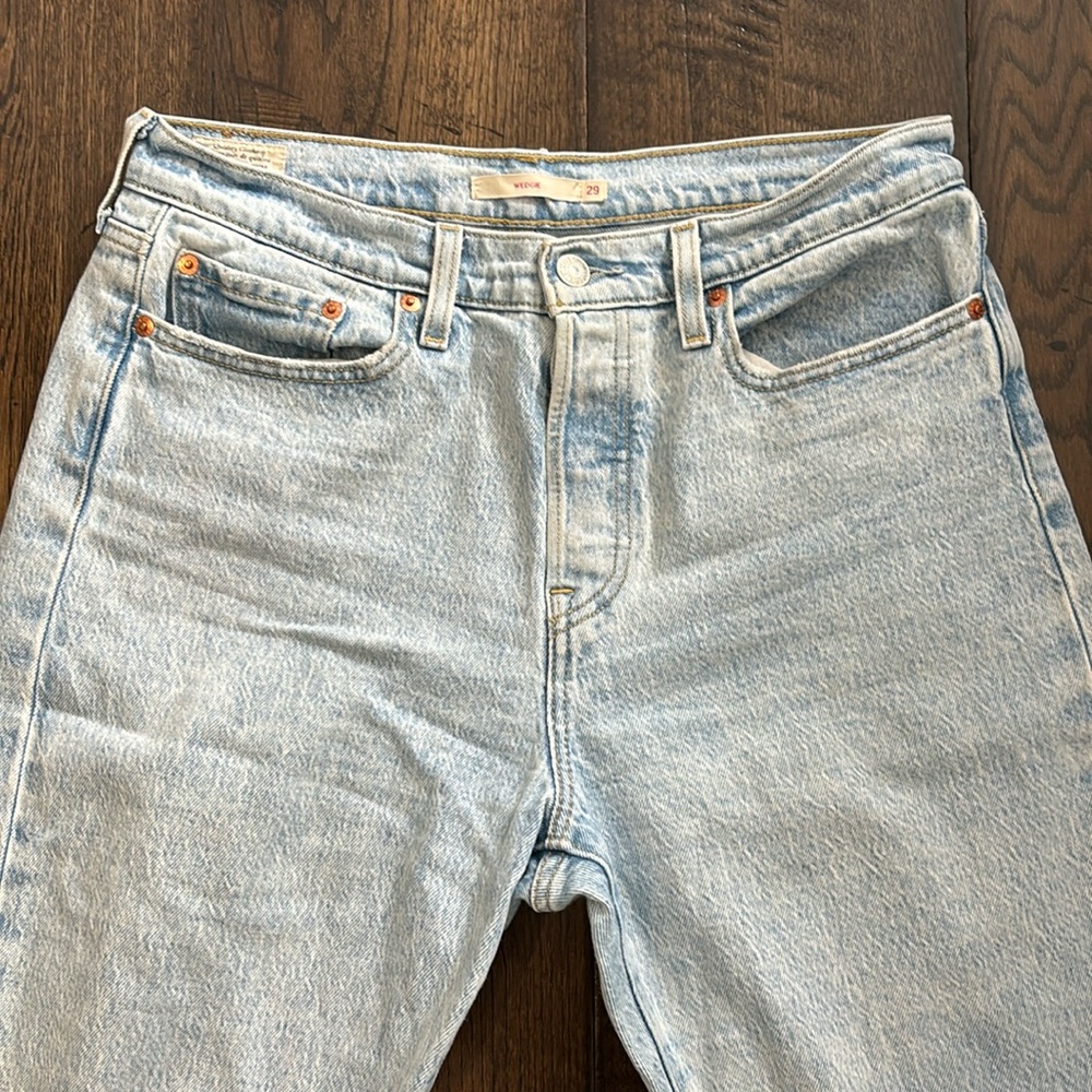VINTAGE LEVI’S JEANS